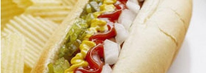 MANGIARE GLI HOT DOG AUMENTA LA POSSIBILITA' DI AMMALARSI DI DIABETE E CARDIOPATIA
