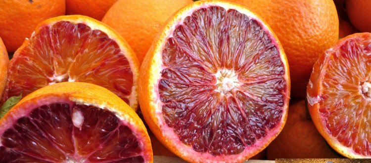Delle proprietà salutari e nutrizionali delle magiche arance rosse