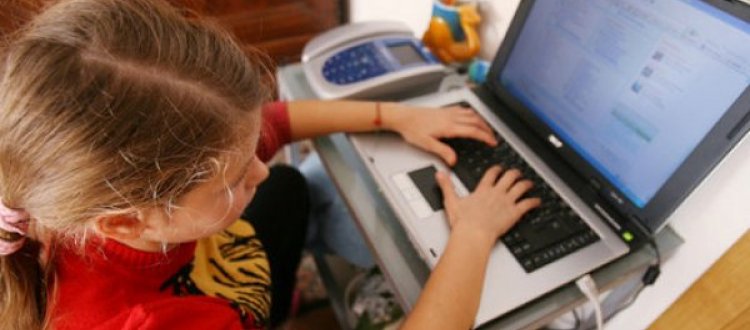 ATTENTI AL COMPUTER CON I BAMBINI IN TENERA ETA'
