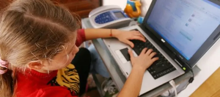 ATTENTI AL COMPUTER CON I BAMBINI IN TENERA ETA'