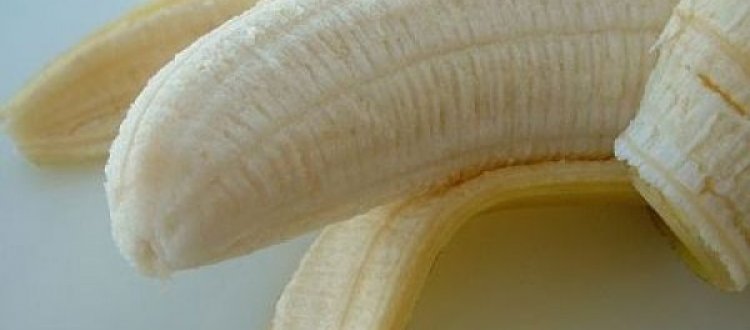 FRUTTO DEL MESE DI MARZO: LA BANANA