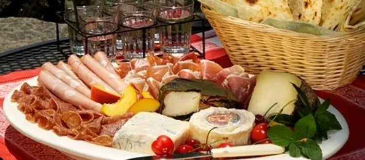 LA CUCINA ROMAGNOLA TRA TRADIZIONE E INNOVAZIONE, Se si perdono i sapori; prima o poi si perderanno anche i saperi...........