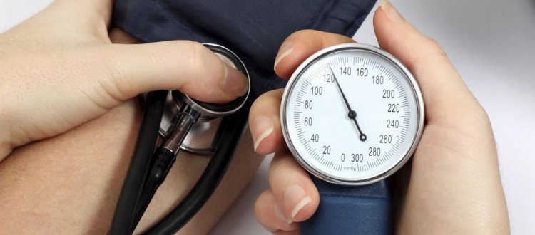 Degli stili di vita necessari per abbassare la pressione senza assumere medicine e di qualche altra curiosità